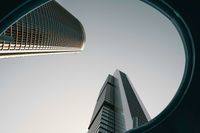 Vidas Paralelas/La Caja/El Libro/La nube del poder